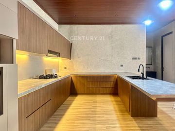 Dijual Rumah Hook Fully Furnished Modern Pondok Indah