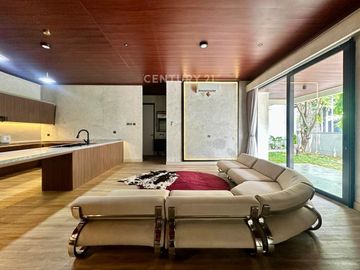 Dijual Rumah Hook Fully Furnished Modern Pondok Indah