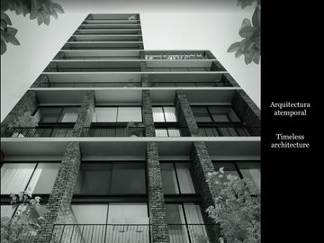 Condominio con sala de doble altura, departamento de dos pisos, con terraza de u