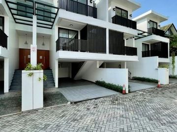 DIJUAL RUMAH / TOWNHOUSE URBANLIVING Jl PAHLAWAN / CIPUTAT, JAKSEL