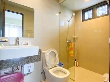 RUSH SALE Uptown Ritz 2BR Facing East with balcony