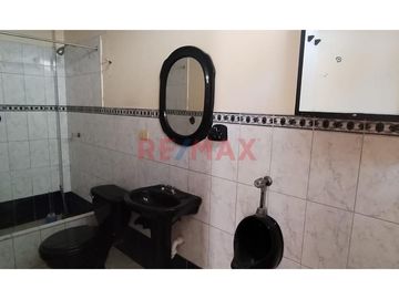 Venta De Amplio Departamento En Los Olivos