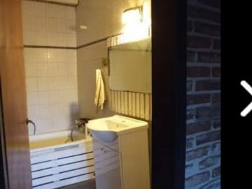 Casa en Venta. 3 dormitorios con cochera, parque y pileta.