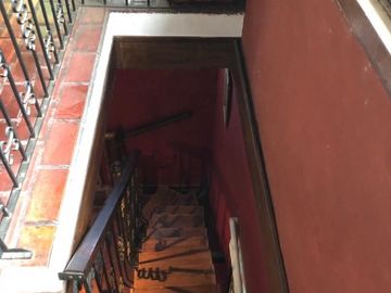 Casa en Venta. 3 dormitorios con cochera, parque y pileta.