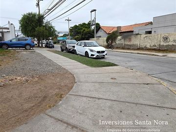 PROPIEDAD COMERCIAL EN AVENIDA ESTADIO LA SERENA
