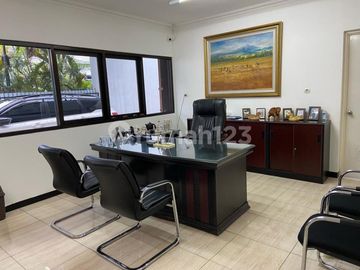 Rumah/Gudang Siap Huni Bonus Kantor Lokasi Strategis Dekat MRT dan Busway Gajah Mada di Kerajinan, Jakarta Barat
