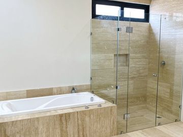 CASA EN VENTA, PRIVADA EL CORTIJO CON AMENIDADES DE LUJO, ZONA COUNTRY, MÉRIDA