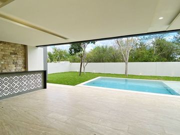 CASA EN VENTA, PRIVADA EL CORTIJO CON AMENIDADES DE LUJO, ZONA COUNTRY, MÉRIDA
