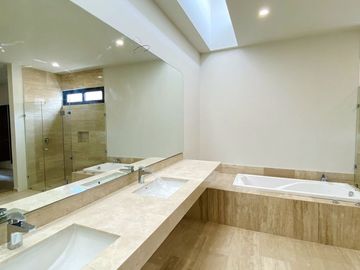 CASA EN VENTA, PRIVADA EL CORTIJO CON AMENIDADES DE LUJO, ZONA COUNTRY, MÉRIDA