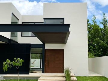 CASA EN VENTA, PRIVADA EL CORTIJO CON AMENIDADES DE LUJO, ZONA COUNTRY, MÉRIDA