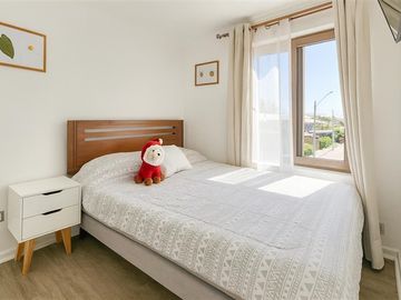 Casa 3 Pisos muy elegante en Barrio Tranquilo. Peñalolen