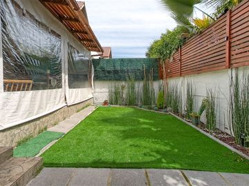 Casa 3 Pisos muy elegante en Barrio Tranquilo. Peñalolen