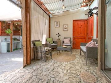 Casa 3 Pisos muy elegante en Barrio Tranquilo. Peñalolen