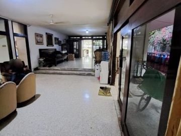 Rumah hiting tanah, bebas banjir di kalibata, pancoran, jakarta selatan