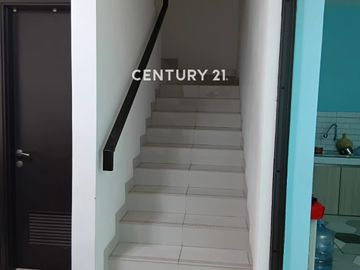 Rumah 3 Lantai Semi Furnish Di Wisteria Cakung Jakarta Timur