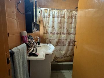 Casa con Departamento en venta en Loma Hermosa