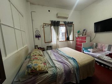 Casa con Departamento en venta en Loma Hermosa