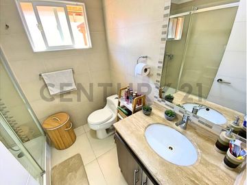 Se vende casa en Altos del Rosario, Peñuelas