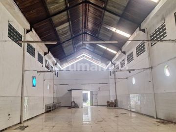 Gudang Luas Bagus Akses Kontainer Baki Sukoharjo