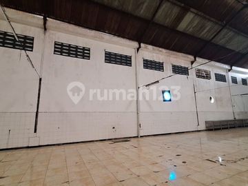 Gudang Luas Bagus Akses Kontainer Baki Sukoharjo