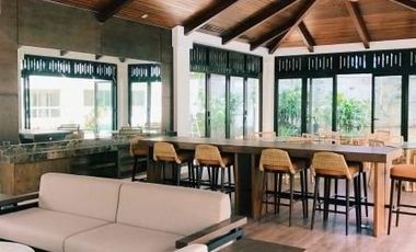 1-Bedroom Condo with Parking for Sale at 32 Sanson by Rockwell – ₱18,000,000