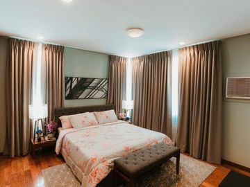 RFO Spacious 4BR 5T&B 2-3 CG Dplex Thse Sta. Mesa Heights QC