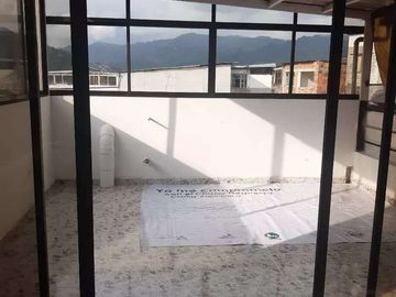SE VENDE EXCELENTE CASA EN SAN JORGE CON RENTA, MANIZALES