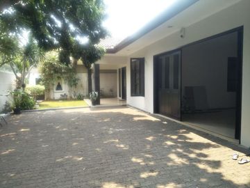 Disewakan Rumah Private Pool di Bangka Jakarta Selatan