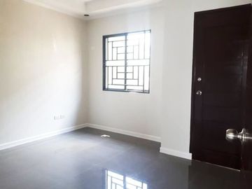 2 Storey House for SALE with 5 Bedroom in Pandan Angeles City Near Marquee Mall