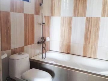 2 Storey House for SALE with 5 Bedroom in Pandan Angeles City Near Marquee Mall