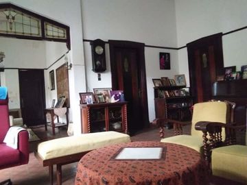 Rumah tinggal lokasi trunojoyo dekat riau, dago bandung