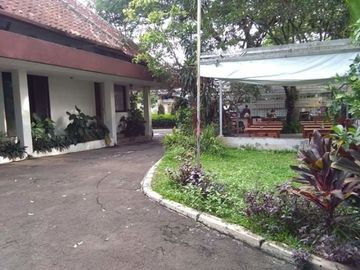 Rumah tinggal lokasi trunojoyo dekat riau, dago bandung