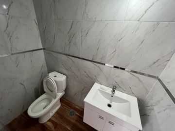 Departamento de dos ambientes al contrafrente a la venta en Wilde