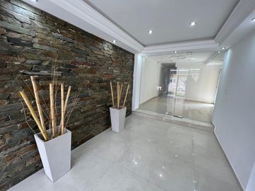 Departamento de dos ambientes al contrafrente a la venta en Wilde