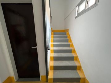 Departamento de dos ambientes al contrafrente a la venta en Wilde