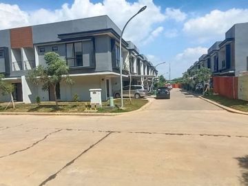 Rumah baru dalam cluster di teluk Pucung dekat Sumarecon Bekasi