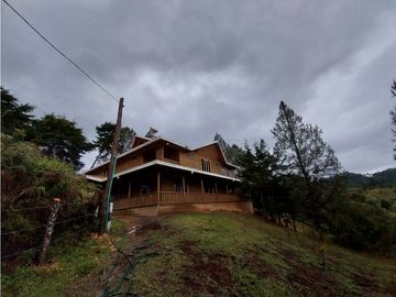 CASA CAMPESTRE  VENTA SANTA ELENA VEREDA MAZO ANTIOQUIA