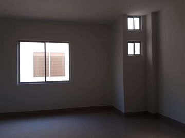 Venta de hermosa casa en urbanización