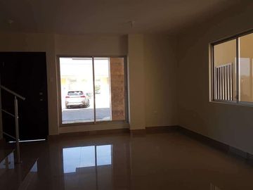Venta de hermosa casa en urbanización