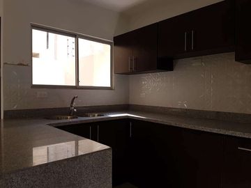 Venta de hermosa casa en urbanización