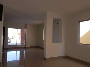 Venta de hermosa casa en urbanización