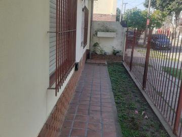 Casa en venta en Castelar Sur