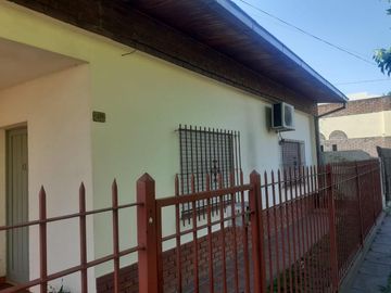 Casa en venta en Castelar Sur