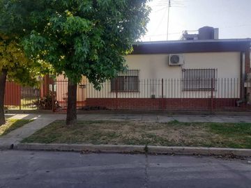 Casa en venta en Castelar Sur