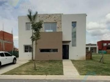 Venta Casa 4 Ambientes Vila Marina