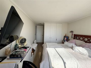 VENTA DEPARTAMENTO EN LAS CONDES REMODELADO, PORTAL LA REINA