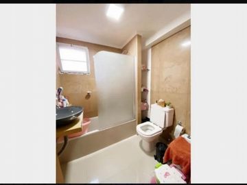 Departamento de tres ambientes en venta con cochera en Haedo Norte