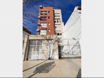 Departamento de tres ambientes en venta con cochera en Haedo Norte
