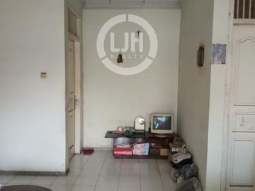 Rumah Posisi Hoek di Janur Indah, Kelapa Gading, Jakata Utara