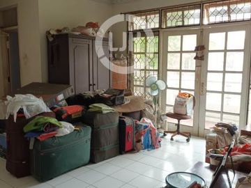 Rumah Posisi Hoek di Janur Indah, Kelapa Gading, Jakata Utara